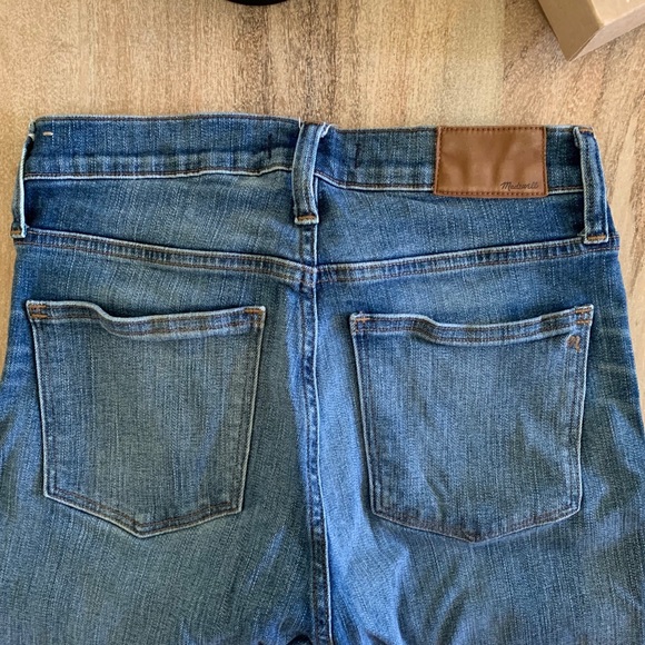 Madewell 9" Mid-Rise Skinny Jeans in York Wash - Picture 5 of 8